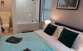 Blok 3 -Jacuzzi Suites, Apartment & Ensuite Rooms